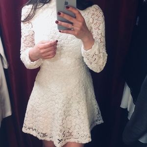 Milky -white lace dress with long sleeves